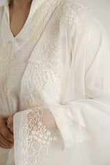 FEATHER WHITE